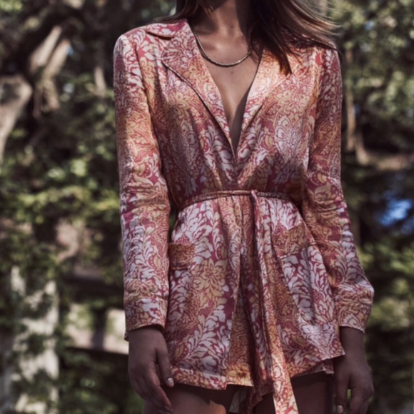 Alexis Pink and Gold Satin Robe - Picture 3 of 10